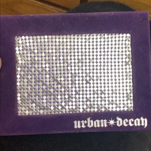Urban Decay Deluxe eyeshadow palette